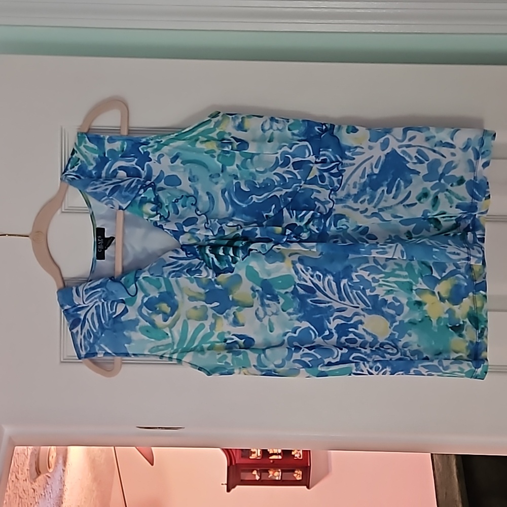 Chaps ruffled v neck tank